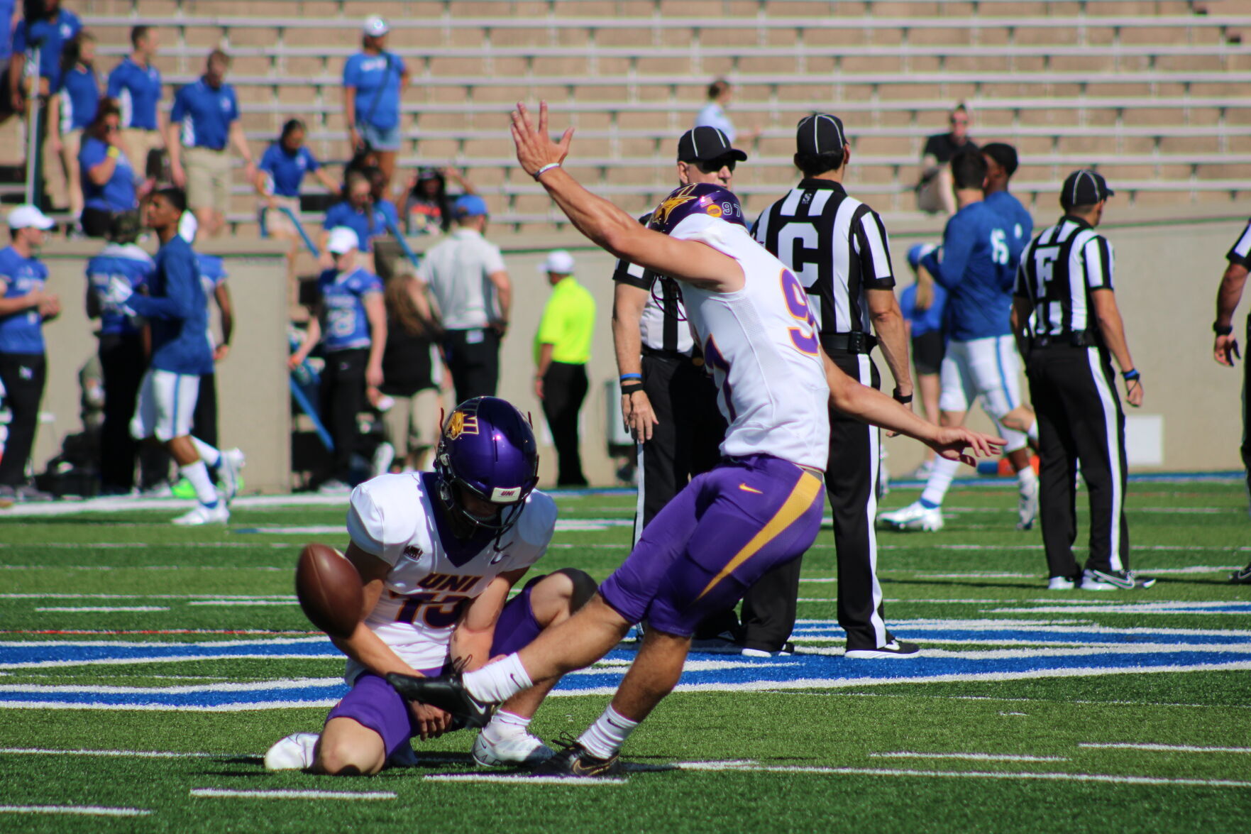 UNI FB vs. AFA 2